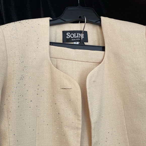 Solini woman’s suit, size 8, - Picture 2 of 10